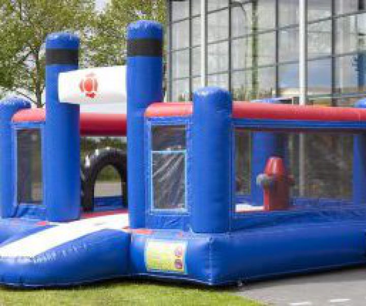 gonflable 3-8 ans pompiers