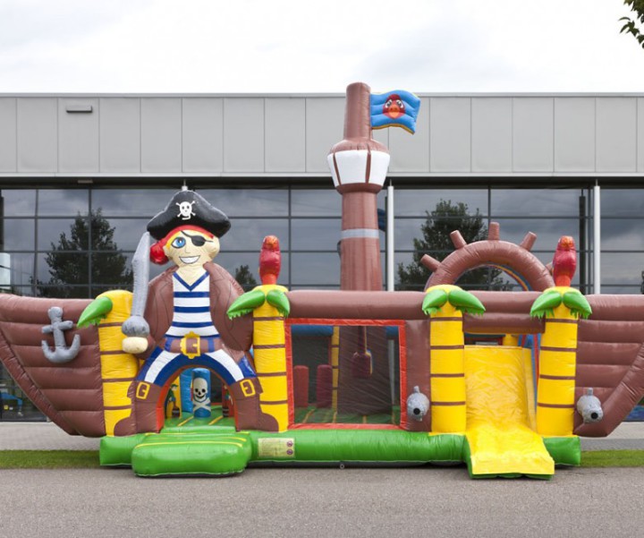 château pirate gonflable