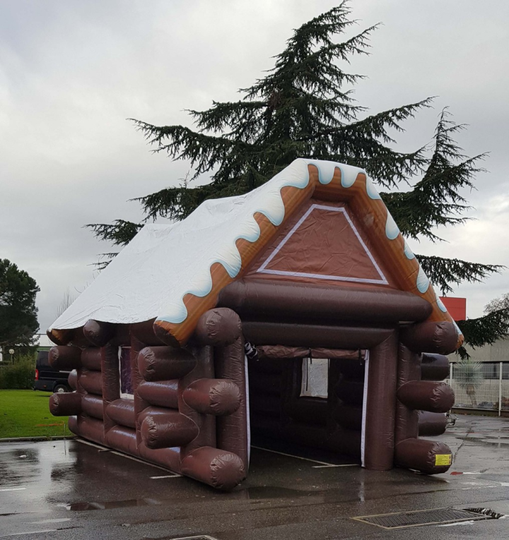chalet de noel gonflable