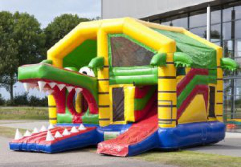 chateau gonflable croco